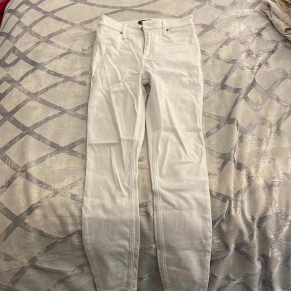 Abercrombie & Fitch Denim - Abercrombie and Fitch Simone High Rise Jean Legging